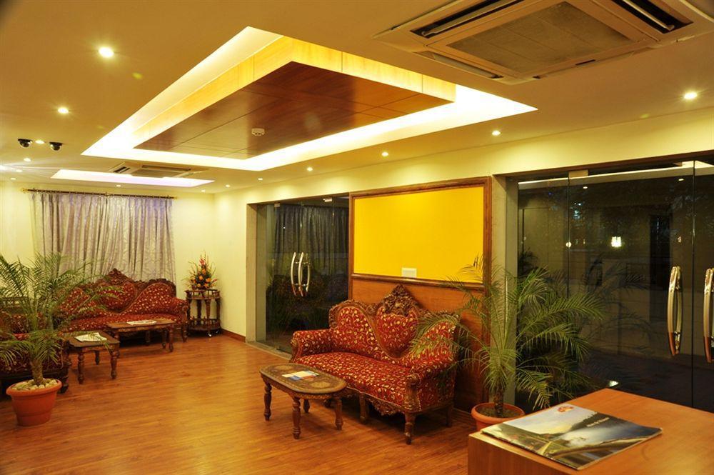 Hotel Emarald, New Delhi Luaran gambar