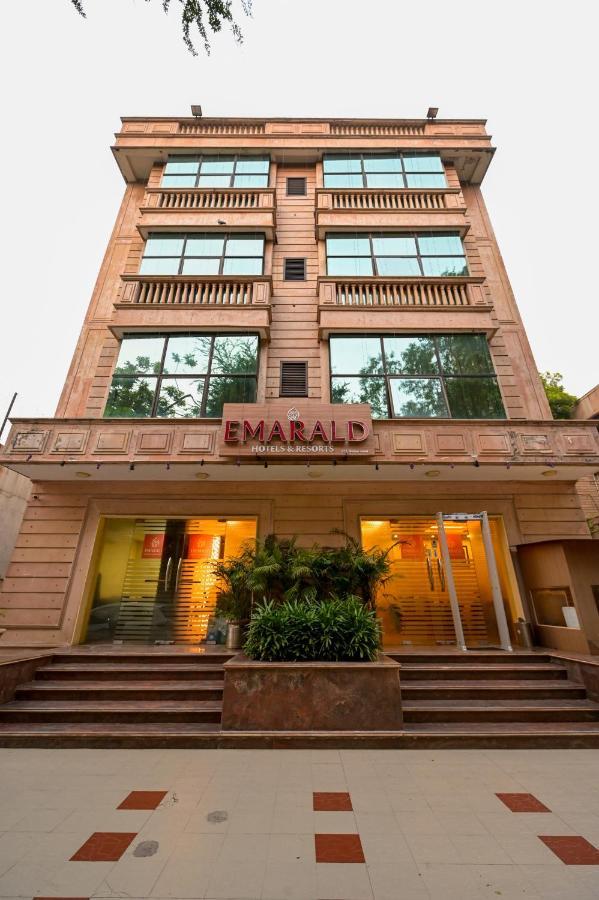 Hotel Emarald, New Delhi Luaran gambar
