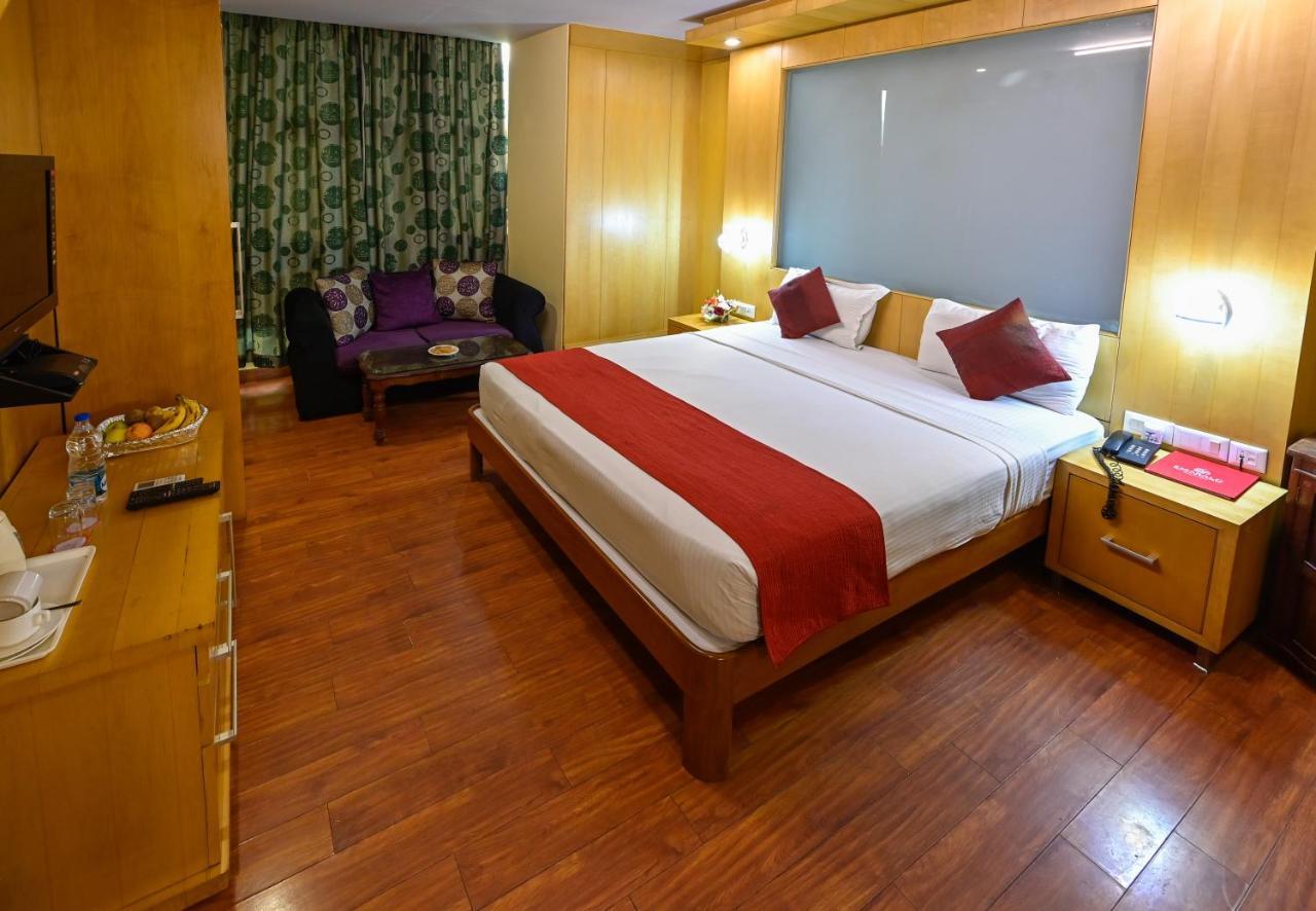 Hotel Emarald, New Delhi Luaran gambar