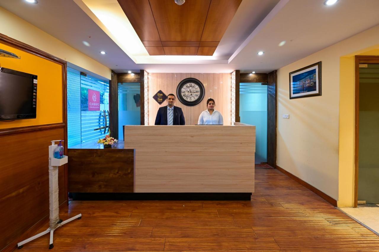 Hotel Emarald, New Delhi Luaran gambar