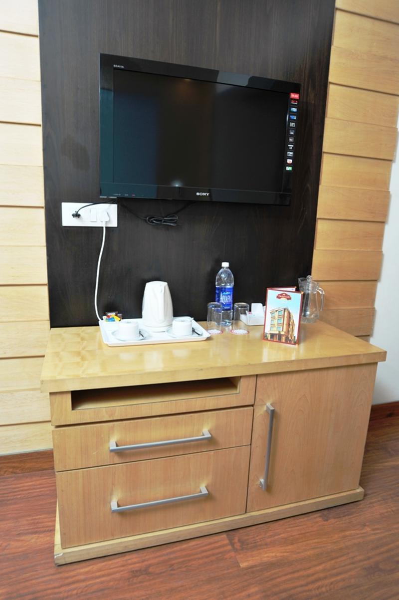 Hotel Emarald, New Delhi Luaran gambar